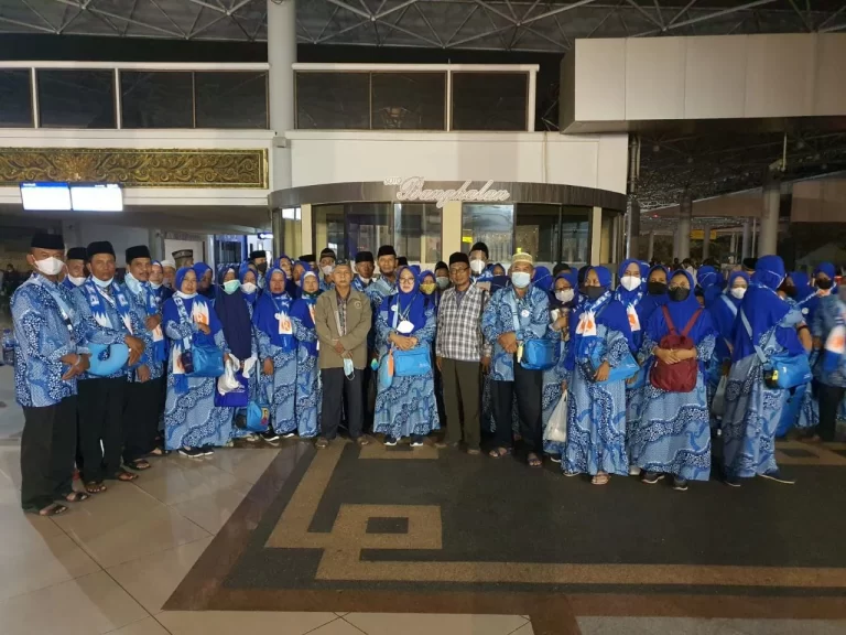 ezgif.com-gif-maker-68-768x576